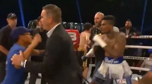 Рэпер Blueface ударил фаната после победы на BKFC 19
