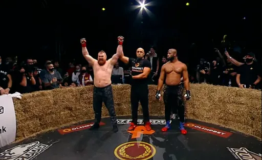 Дацик уничтожил Рэндайна в главном бою турнира Top Dog