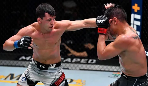Стали известны обладатели бонусов на UFC on ESPN 26
