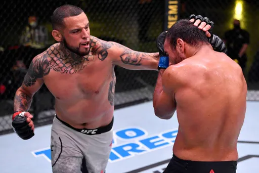 Экс-чемпион UFC дос Сантос планирует перейти в бокс