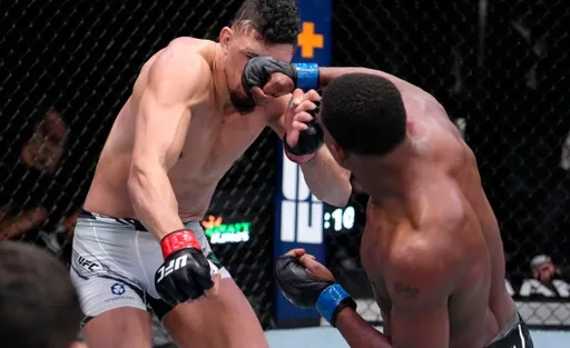 Джамал Хилл нокаутировал Джонни Уокера на UFC Vegas 48