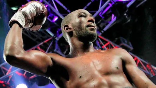 Боксер Теренс Кроуфорд подал в суд на Top Rank