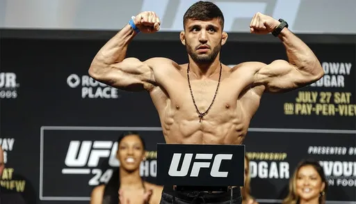 Царукян вошел в ТОП-15 легкого дивизиона UFC