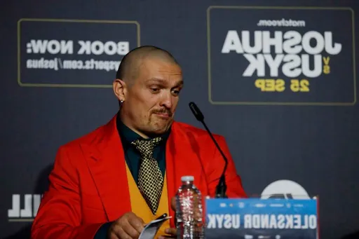 Усик – о бое с Джошуа: размер не имеет значения – Давид был в три раза меньше Голиафа