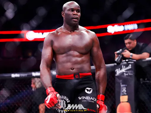 Чейк Конго победил Сергея Харитонова сабмишном на Bellator 265