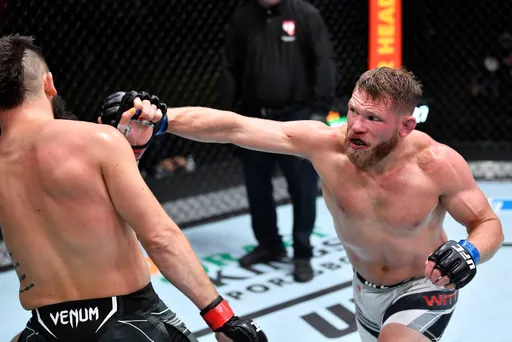 Стали известны обладатели бонусов на UFC on ESPN 28