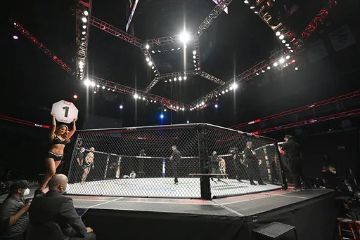 Бои по правилам MMA предложили провести в космическом пространстве