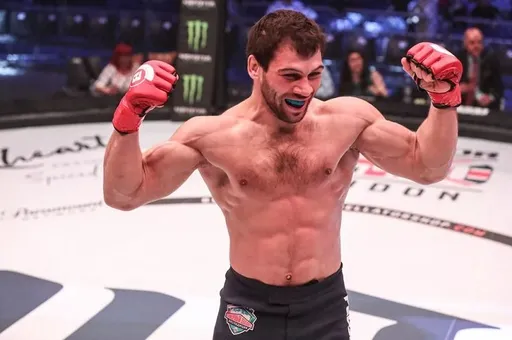 Бой Анатолия Токова и Шарафа Давлатмуродова может пройти на турнире Bellator в Москве