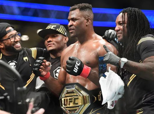 Фрэнсис Нганну отреагировал на то, что Дана Уайт не стал вручать ему титул UFC