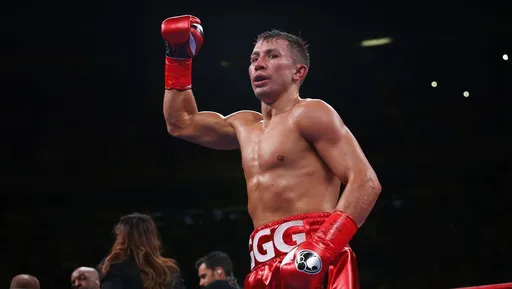 Головкин победил Мурату и завоевал титул WBA