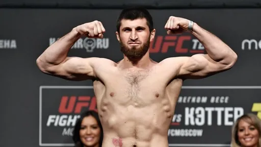 Магомед Анкалаев победил Волкана Оздемира решением судей на UFC 267
