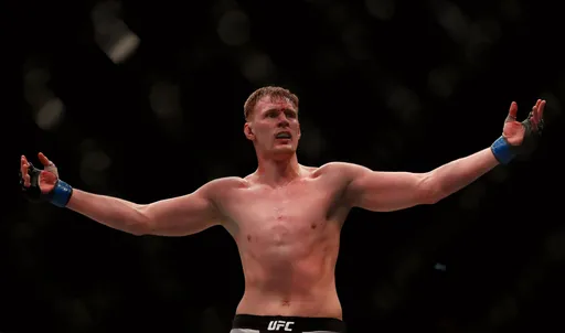 В загородном доме бойца UFC Александра Волкова случился пожар