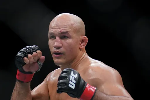 Экс-чемпион UFC Джуниор дос Сантос готов перейти в Bellator для боя с Федором Емельяненко