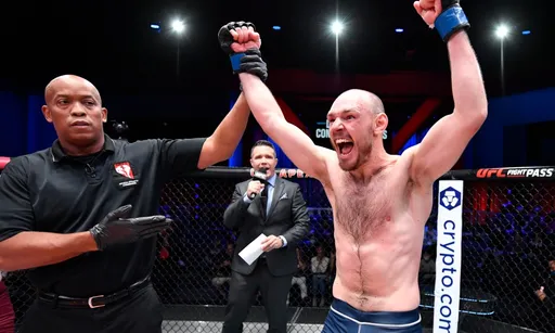 Вячеслав Борщев дебютирует в UFC 15 января следующего года
