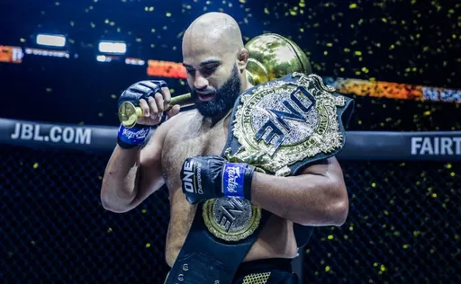Чемпион ONE FC Буллар: я сломаю Анатолия Малыхина