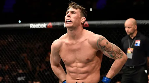 Бой Даррена Тилла и Юрайы Холла может возглавить турнир UFC 19 марта в Лондоне