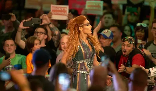 Звезда WWE Бекки Линч озвучила промо боя Макгрегор – Порье