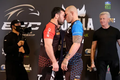 Гусейнов уступил Сантосу на EFC 35