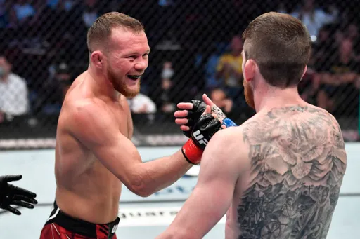 В Екатеринбург вернулся временный чемпион UFC Петр Ян