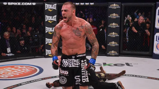Экс-боец Bellator Шиллинг объяснил, за что он нокаутировал пьяного мужчину в баре
