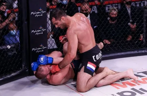 Мусаси победил Сэлтера техническим нокаутом на Bellator 264