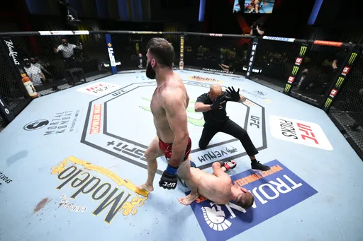 Маркес победил Алви на UFC on ABC 2