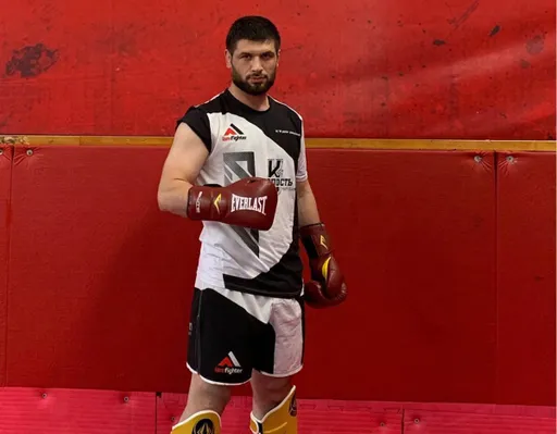 Насрудинов не смог пробиться в UFC, проиграв Алмейде на Dana White's Contender Series