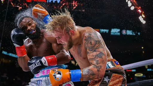 Блогер унизил в бою экс-чемпиона UFC. Тактаров вернулся в октагон. Главные новости недели в мире единоборств
