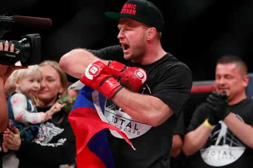 Шлеменко может подписать с Bellator контракт на один бой, чтобы выступить в Москве