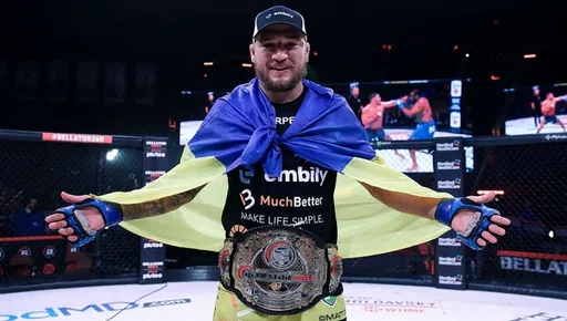 Чемпион Bellator Ярослав Амосов проведет бой с Майклом Пэйджем в 2022 году