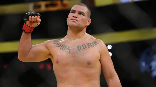 Экс-чемпиону UFC и другу Хабиба грозит пожизненное за самосуд над педофилом. Трагедия Кейна Веласкеса