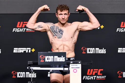 Где смотреть повтор турнира UFC Vegas 47: Херманссон – Стриклэнд