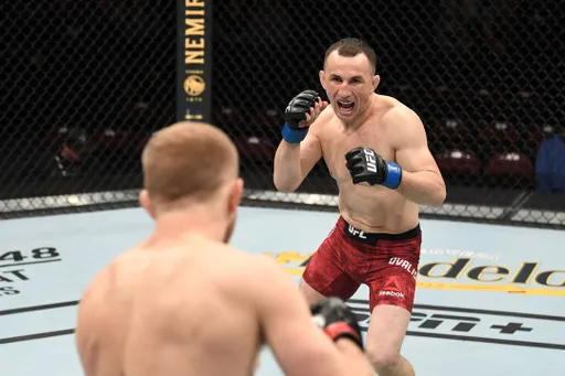 Двалишвили встретится с Мораесом на UFC 266