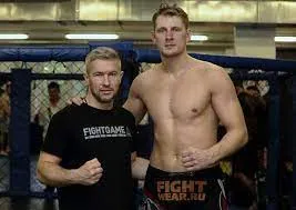 Тренер Александра Волкова оценил шансы своего подопечного в бою против Фрэнсиса Нганну