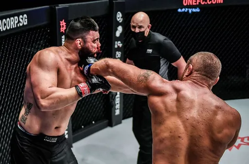 Анатолий Малыхин проведет бой за титул чемпиона One FC