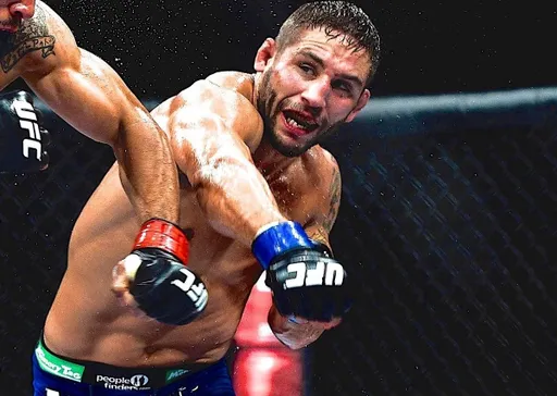 Экс-претендент на чемпионский титул UFC Чед Мендес подписал контракт с лигой кулачных боев Bare Knuckle