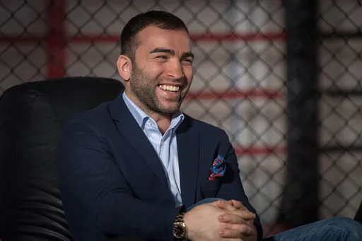 Камил Гаджиев отреагировал на слова Харитонова о том, что менеджер Емельяненко использует Александра