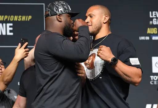 Бойцы UFC дали прогноз на бой Льюис – Ган