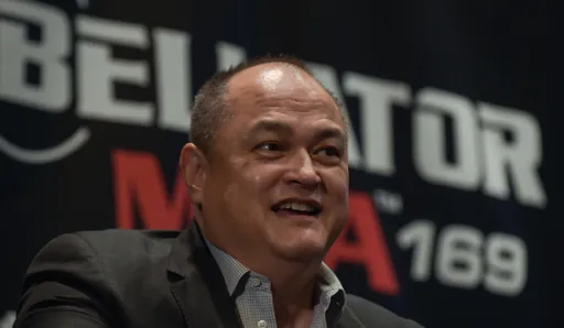 Скотт Кокер объяснил, почему в Bellator бойцы не получают бонусы, как в UFC