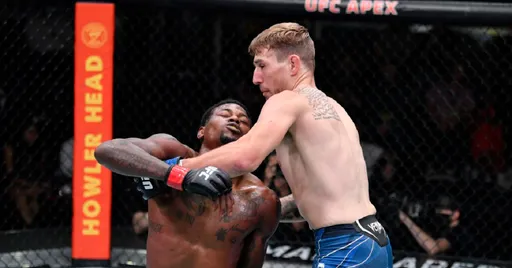 Результат со-главного боя UFC Fight Night 193 между Холландом и Докасом был аннулирован