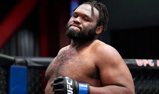 Тяжеловес UFC Крис Барнетт дисквалифицирован за употребление марихуаны