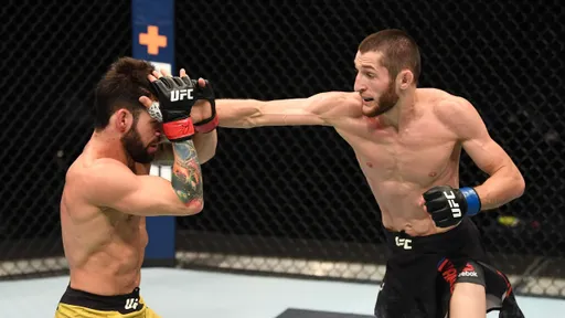 Поединок Уланбекова в UFC отменен из-за проблем со здоровьем