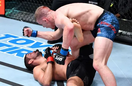 Бой Грант Доусон – Рик Гленн состоится на UFC Fight Night 196