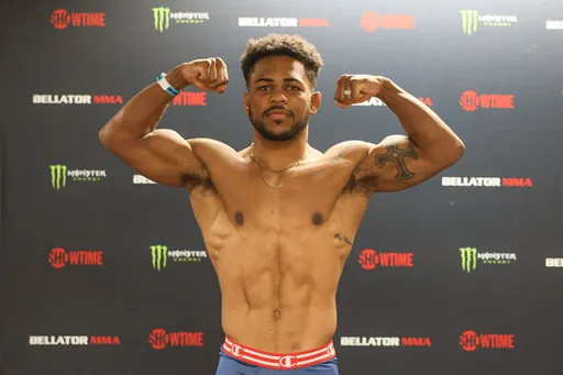 Арчи Колган победил Бена Симонса техническим нокаутом на Bellator 265