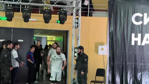 Команда Абдулманапа Нурмагомедова — выход на матч по регболу