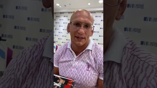 Василевский ПОДПИСАЛ книгу ДЛЯ Шлеменко