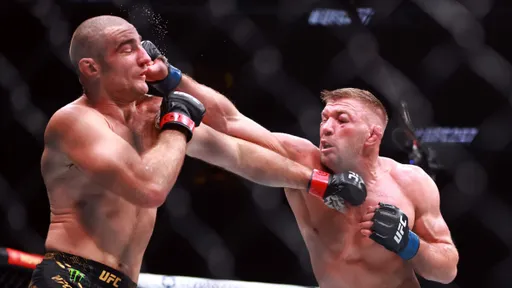 Дю Плесси и Стрикленд проведут реванш на UFC 312 в Австралии