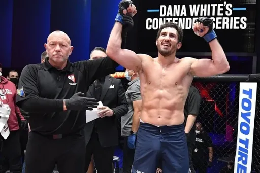 Армен Петросян проиграл Борральо решением судей на UFC Vegas 58