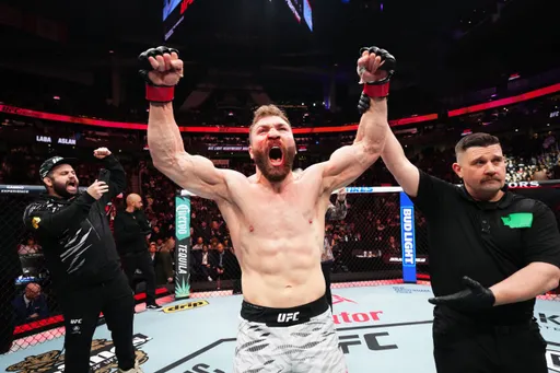 Куцелаба победил Аслана удушающим приемом на UFC Fight Night 252