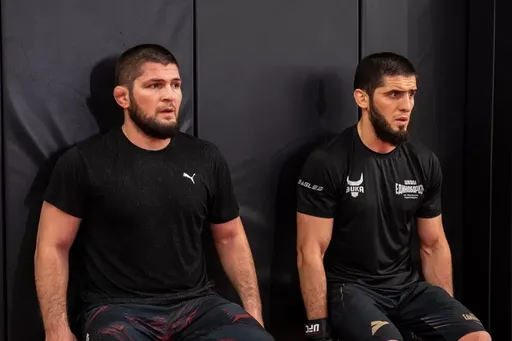 Комментатор UFC Санко: Махачев стал более универсальным бойцом, чем Хабиб